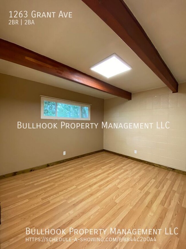 Building Photo - MOVE IN SPECIAL $300 off first full months...