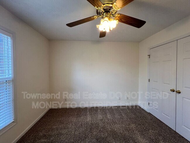 Building Photo - 121 Bugle Call Dr