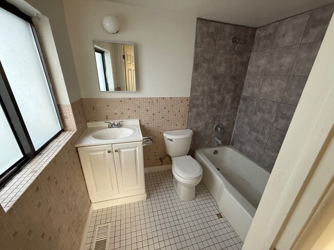 Building Photo - 1245/1247  S 5th Ave - 1247