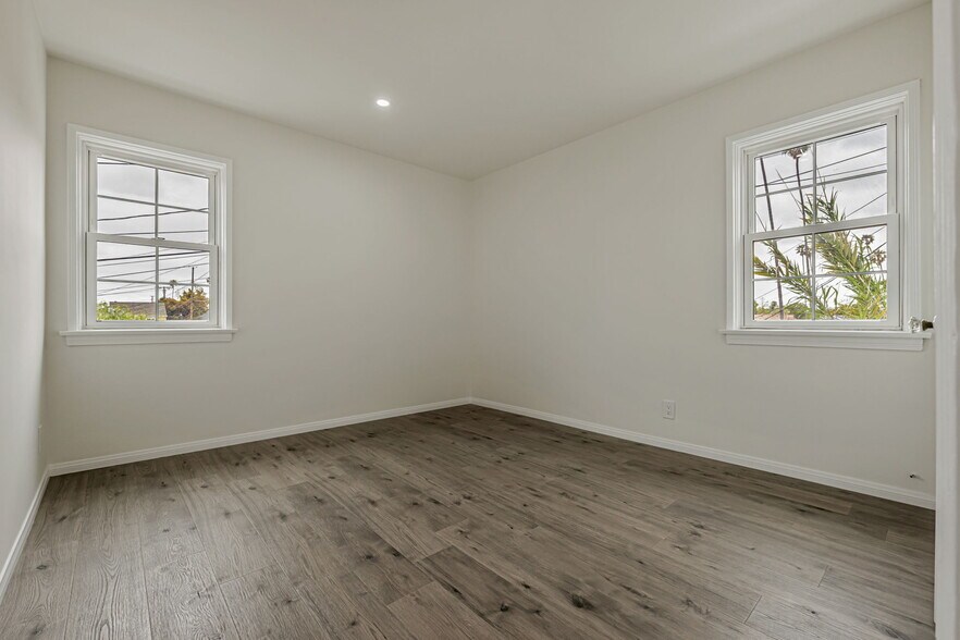 Building Photo - 3841 Arlington Ave