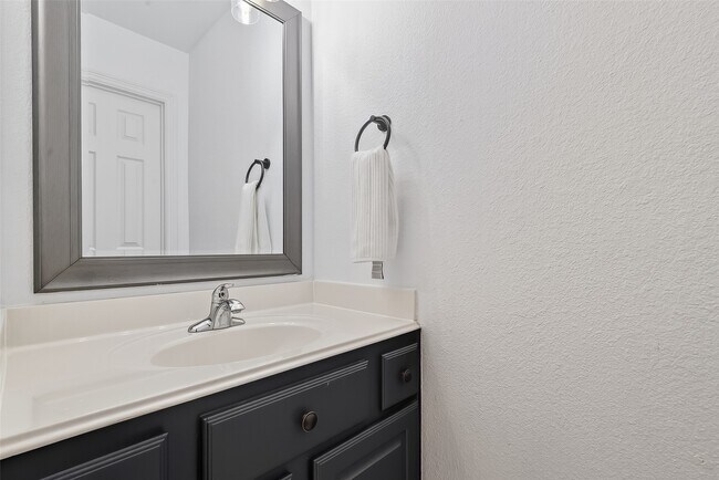 Building Photo - 66 S Longsford Cir