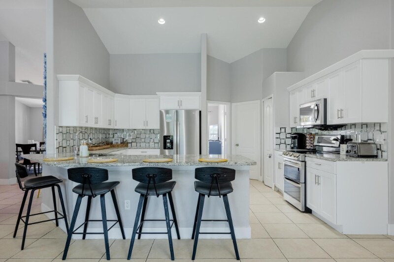 Building Photo - 2211 Surfside Blvd