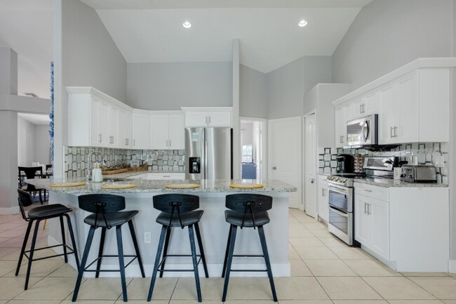 Building Photo - 2211 Surfside Blvd