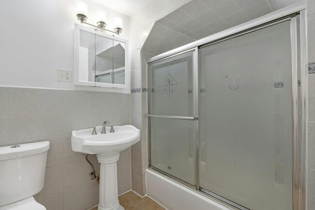 Building Photo - 590 Palisade Ave