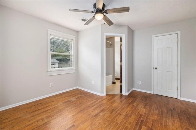 Building Photo - 2312 W Holly St