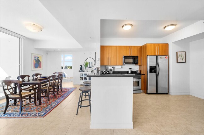 Building Photo - 101 SE 20th Ave