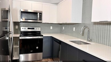 Building Photo - 160 Lafayette St