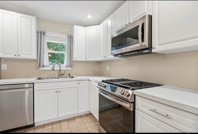 Building Photo - 61 Brookhaven Dr