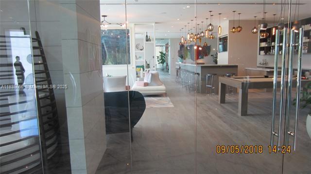 Building Photo - 650 NE 32nd St