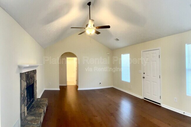 Building Photo - 1022 Windsor Dr