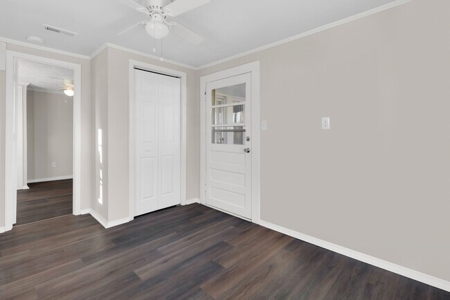 Building Photo - 211 Lawson St