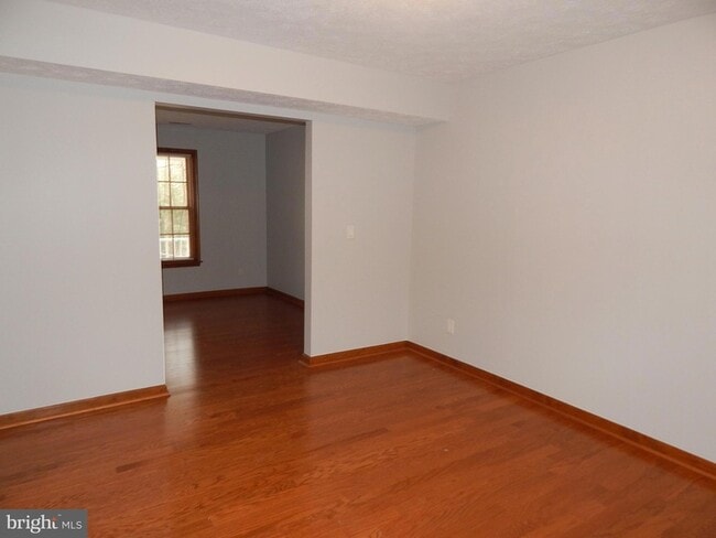 Building Photo - 43974 White Cedar Ln