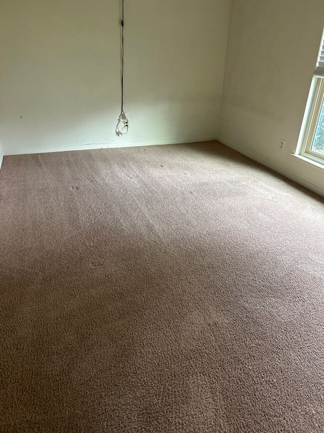 Building Photo - Desirable 3 bedroom 2 bath condo