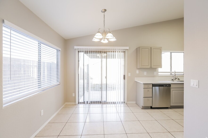 Building Photo - 2838 S 64th Dr