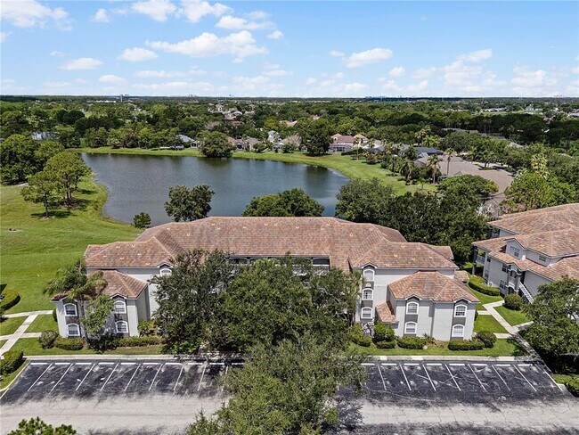 Building Photo - 13929 Fairway Island Dr