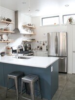 Building Photo - 2421 SE Division St