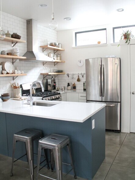 Primary Photo - 2421 SE Division St