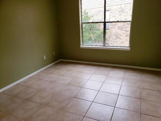 Building Photo - 10555 Turtlewood Ct