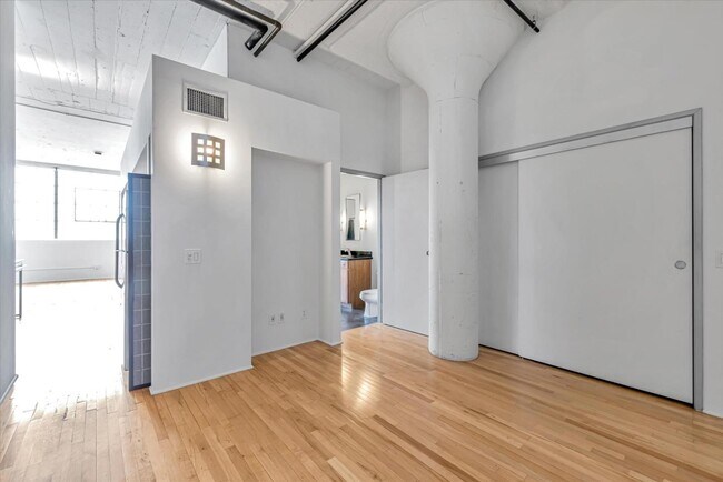 Building Photo - 420 San Pedro St