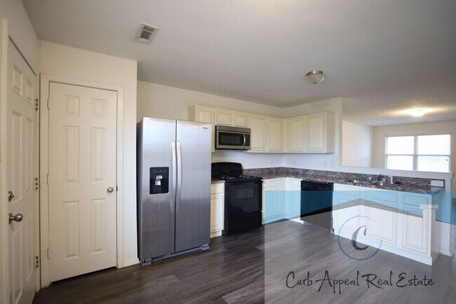 Building Photo - Move in special $800!! Beautiful 3 bed / 2 bath home - Nettleton!!