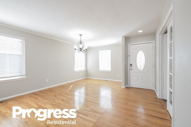 Building Photo - 4223 Pioneer Pl