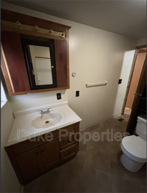 Building Photo - 26 Chapin St