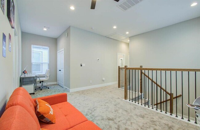 Building Photo - 4205 Stassen St