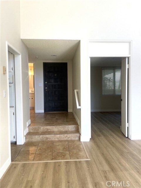 Building Photo - 1007 S Catalina Ave