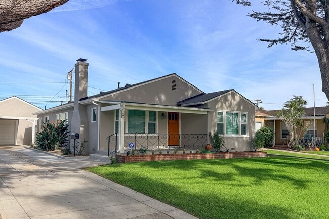 Building Photo - 431 Deodar Ave