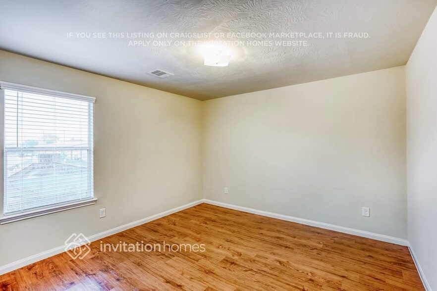 Building Photo - 18746 Dennington Dr