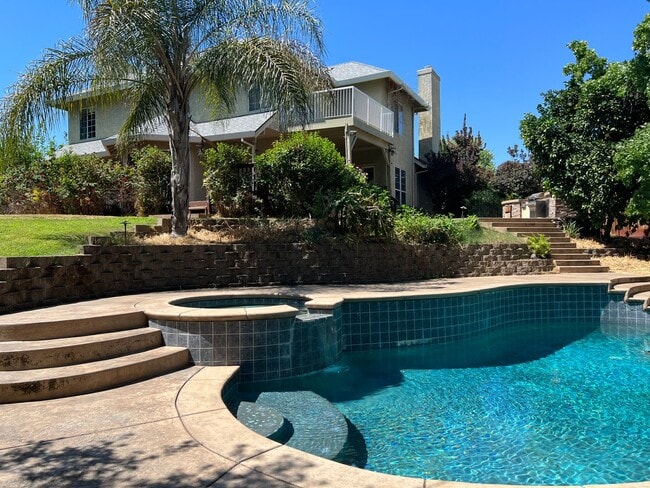 Primary Photo - 5 Bedroom Home with a POOL in Folsom