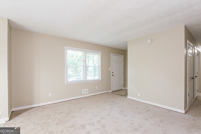 Building Photo - 418 Smyrna Powder Springs Rd SW