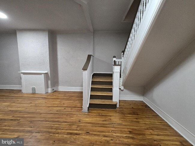 Building Photo - 2536 W Cumberland St