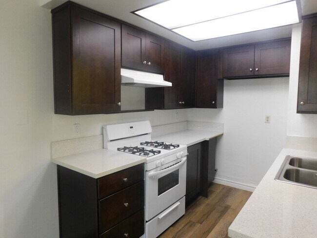Building Photo - 4821 King Cir