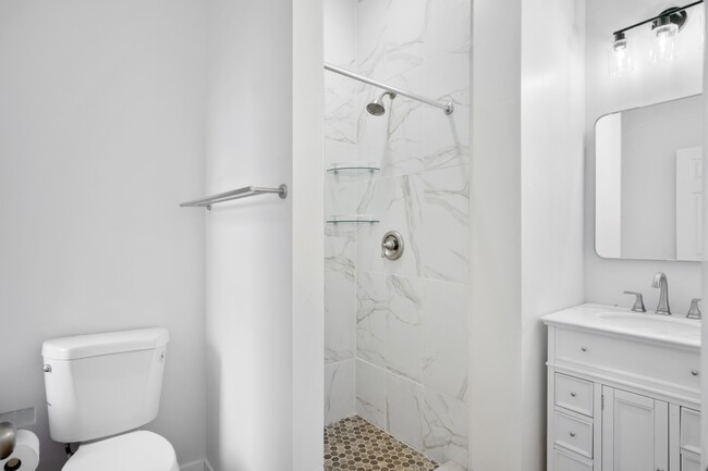 Apt 1 - Full Bathroom - 1728 N Sydenham St