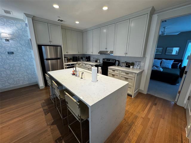 Building Photo - 1019 N Bishop Ave