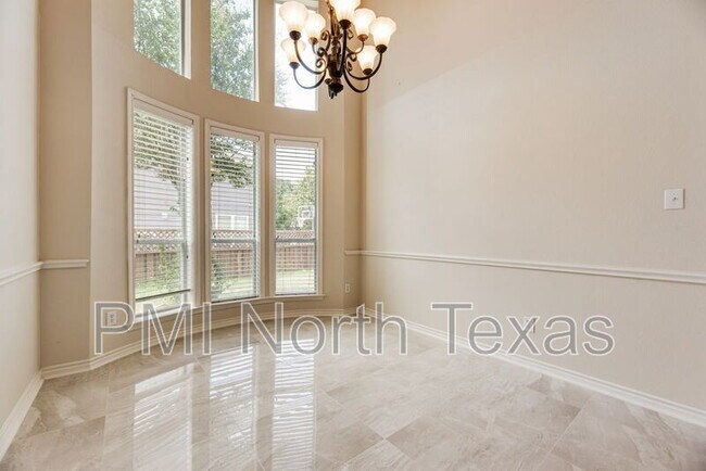 Building Photo - 3394 Overhill Dr