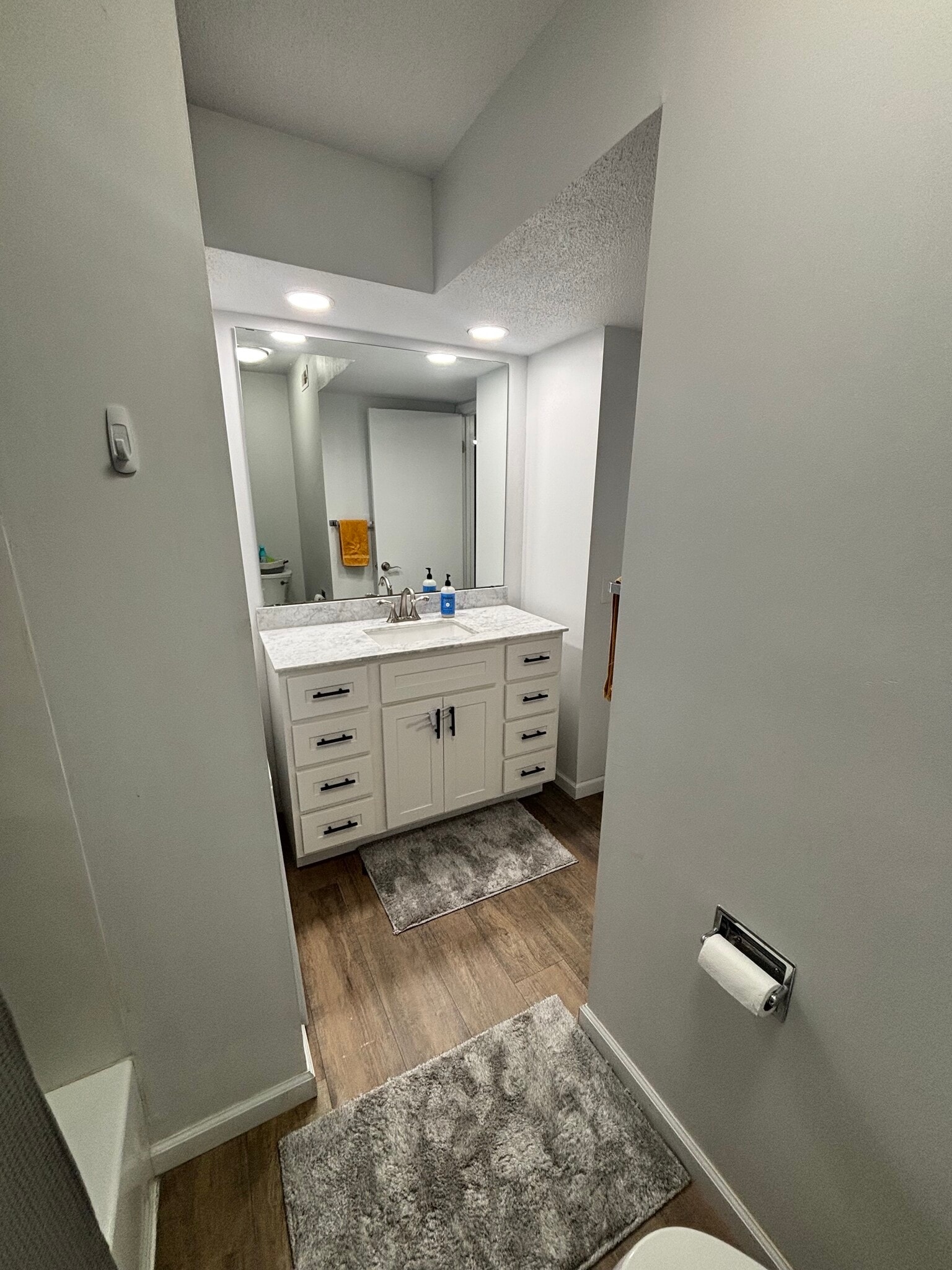 Building Photo - 5581 Baronridge Dr