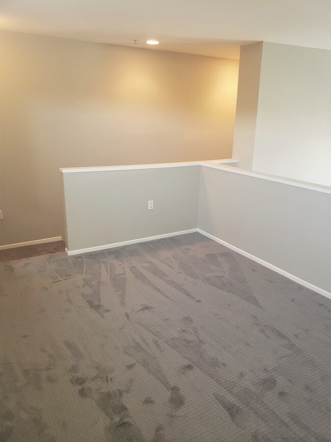 Loft Area - 1404 Scholarship