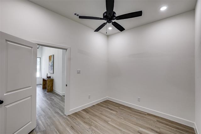 Building Photo - 1208 Oak Harbor Blvd