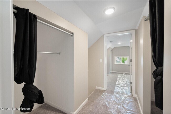 Building Photo - 343 S 42nd St