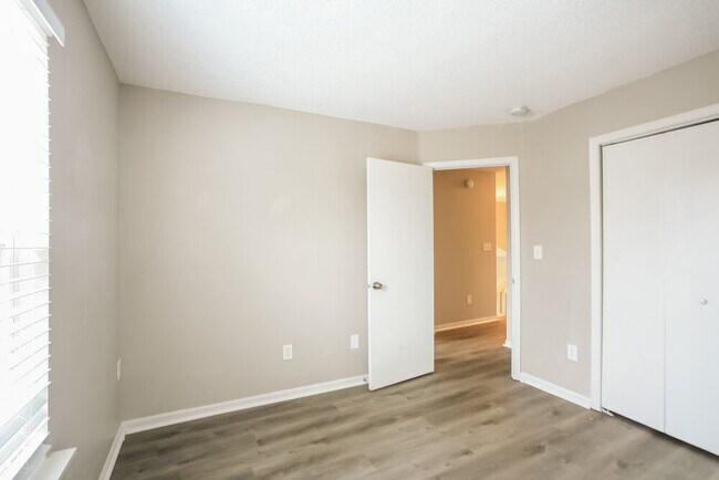 Building Photo - 4430 Autumn Crest Ct