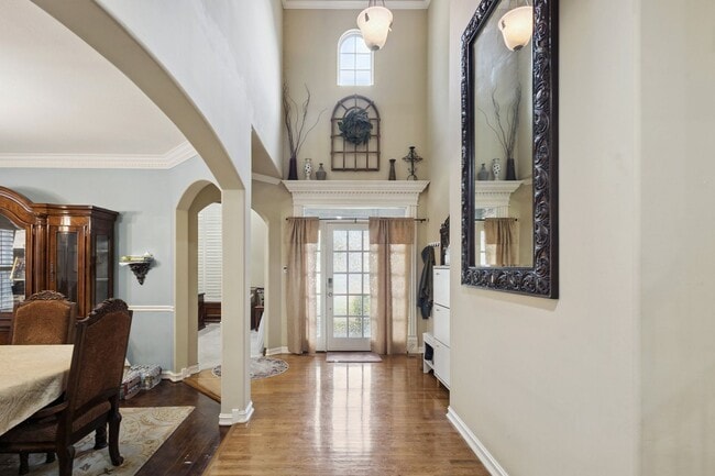 Building Photo - Resort-Style Living in Bixby!