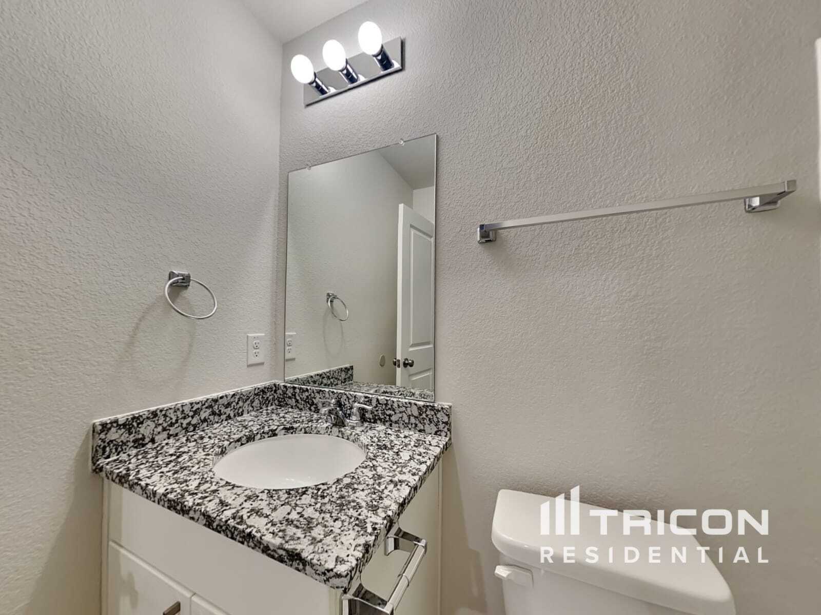 Building Photo - 10110 Cerritos dr