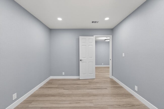 Building Photo - 4971 Geomax Ct