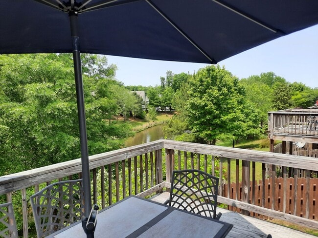 Building Photo - 4 bedroom end unit with garage in Liberty Crossing