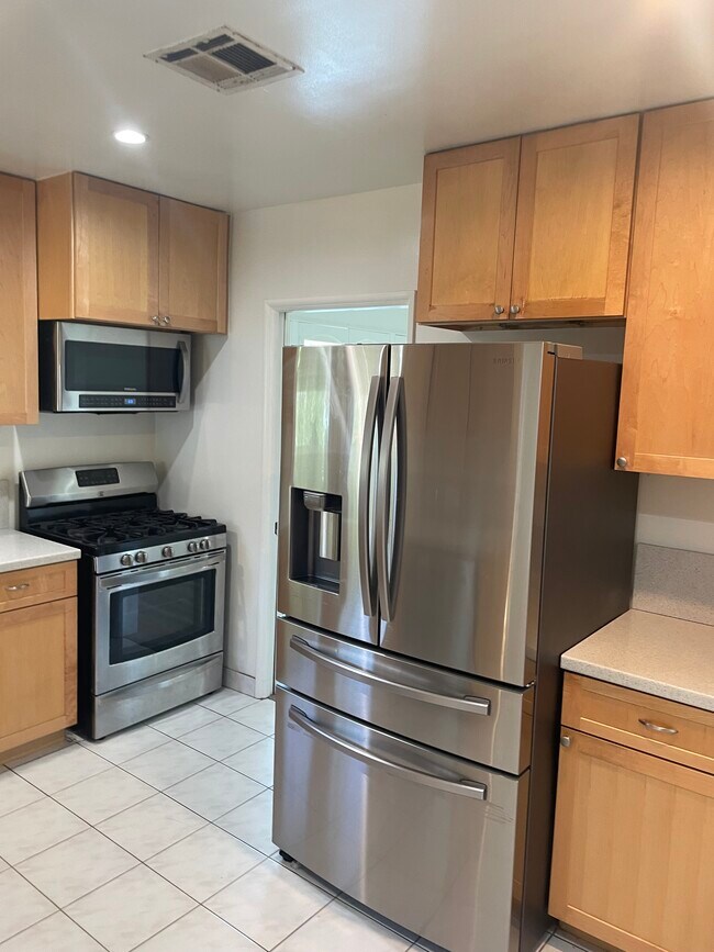 Building Photo - 3817 Globe Ave