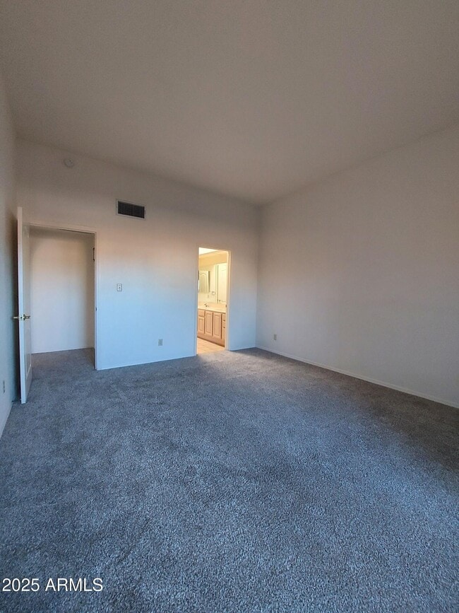 Building Photo - 2817 Vía Del Oesta