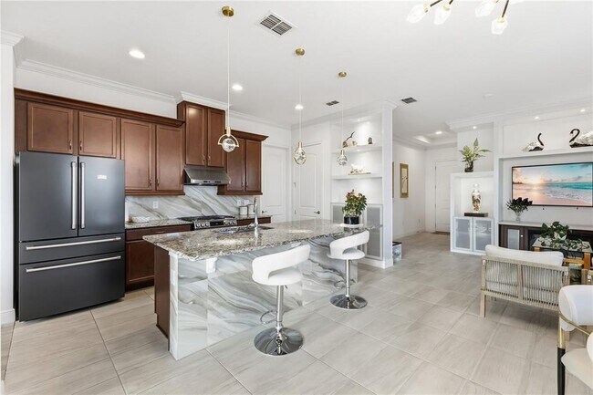 Building Photo - 5092 Twin Lakes Blvd