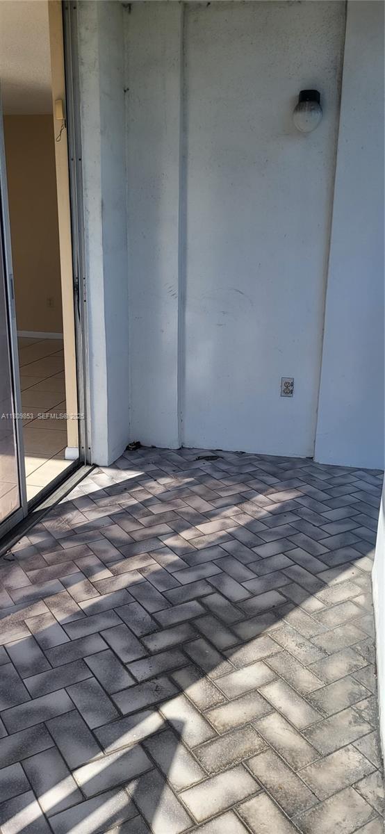 Building Photo - 1300 NE Miami Gardens Dr